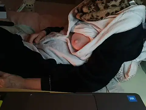 Snapshot of VeneRed chatting on 03-28-26, 10:11 VeneRed online show from 03-28-26, 10:11