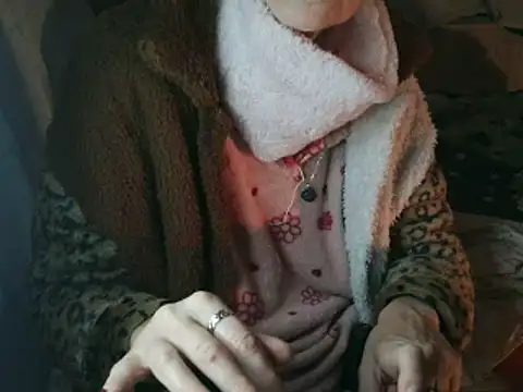 Snapshot of VeneRed chatting on 02-15-26, 06:03 VeneRed online show from 02-15-26, 06:03