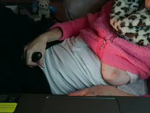 Snapshot of VeneRed chatting on 02-25-26, 11:15 VeneRed online show from 02-25-26, 11:15