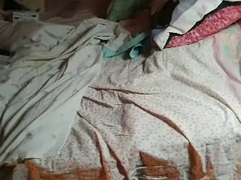 Snapshot of VeneRed chatting on 04-11-26, 07:28 VeneRed online show from 04-11-26, 07:28