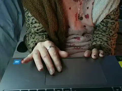 Snapshot of VeneRed chatting on 02-15-26, 07:51 VeneRed online show from 02-15-26, 07:51