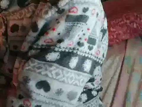 Snapshot of VeneRed chatting on 04-06-26, 06:20 VeneRed online show from 04-06-26, 06:20