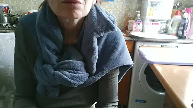 Snapshot of VeneRed chatting on 04-26-26, 10:23 VeneRed online show from 04-26-26, 10:23