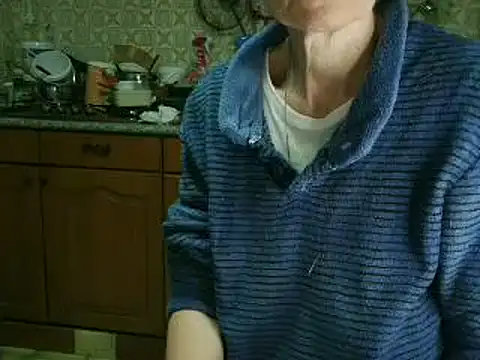 Snapshot of VeneRed chatting on 04-14-26, 05:29 VeneRed online show from 04-14-26, 05:29