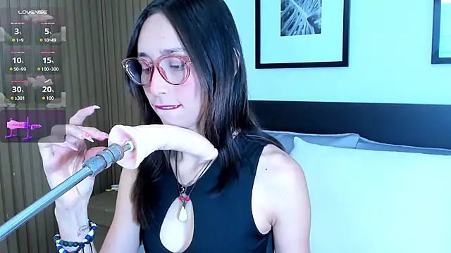 Snapshot of doll_bella_ chatting on 02-01-26, 07:45 doll bella online show from 02-01-26, 07:45