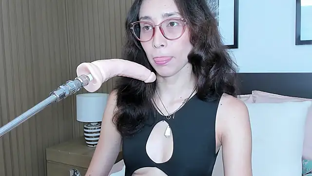 doll bella  online show from 11-13-25, 08:13