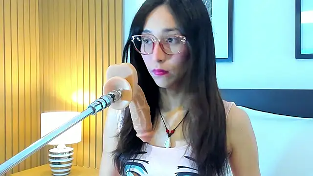 Snapshot of doll_bella_ chatting on 07-07-26, 07:50 doll bella online show from 07-07-26, 07:50