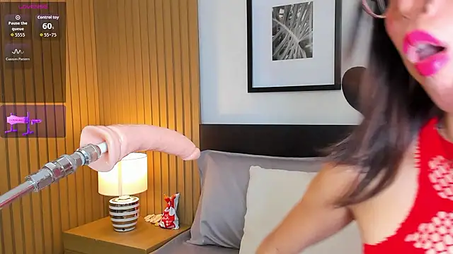 Snapshot of doll_bella_ chatting on 02-14-26, 08:09 doll bella online show from 02-14-26, 08:09