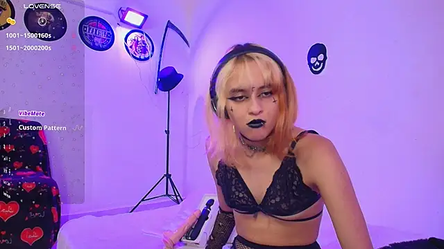 lizeth darks online show from 12-11-24, 09:23