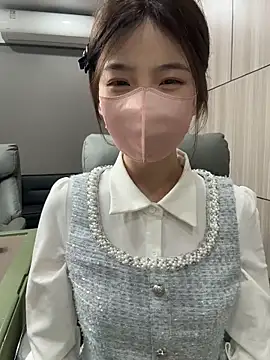 Snapshot of GouGou-111 chatting on 05-01-26, 12:43 GouGou-111 online show from 05-01-26, 12:43