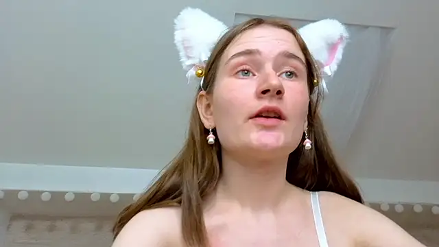 Snapshot of L1ittle_kitty_ chatting on 03-21-25, 05:45 L1ittle kitty online show from 03-21-25, 05:45