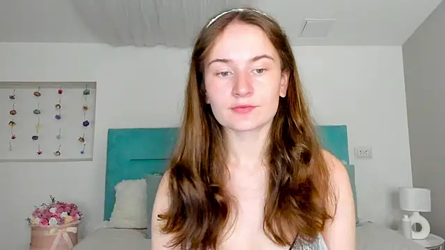 Snapshot of L1ittle_kitty_ chatting on 09-20-25, 05:01 L1ittle kitty online show from 09-20-25, 05:01