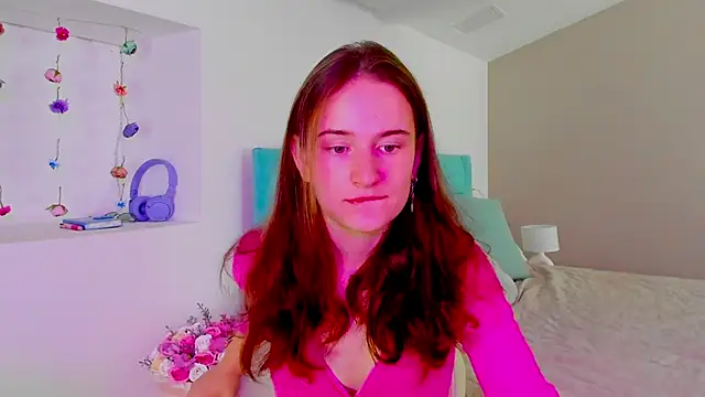Snapshot of L1ittle_kitty_ chatting on 09-25-25, 05:35 L1ittle kitty online show from 09-25-25, 05:35