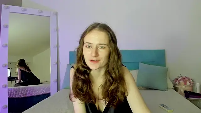 Snapshot of L1ittle_kitty_ chatting on 10-15-25, 05:28 L1ittle kitty online show from 10-15-25, 05:28