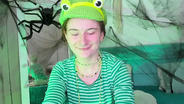 L1ittle kitty  online show from 10-26-25, 06:25