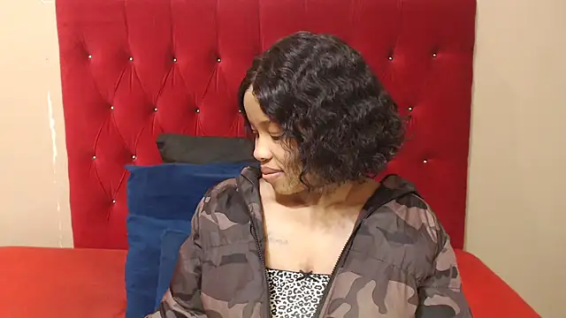 Snapshot of sexyboitypetite23 chatting on 09-21-25, 05:34 sexyboitypetite23 online show from 09-21-25, 05:34