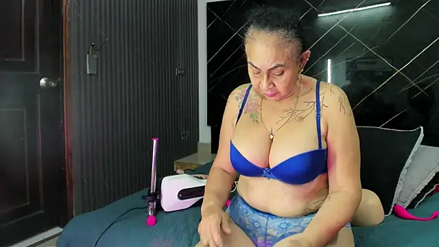 cloee-rabbyt online show from 10-20-25, 11:44