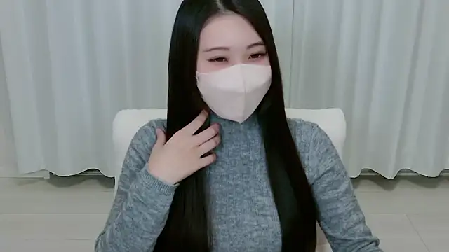 yuki room online show from 11-14-25, 01:04