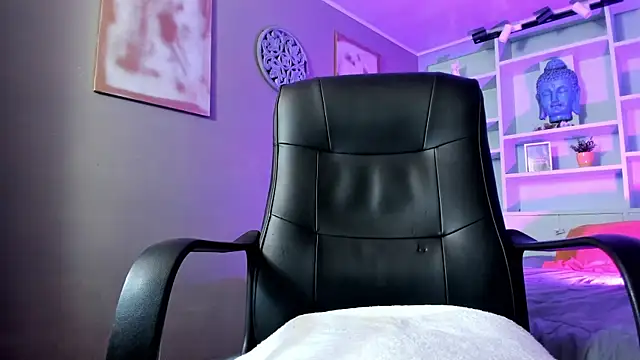 Snapshot of Lucy_Williiams chatting on 03-09-25, 12:21 Lucy Williiams online show from 03-09-25, 12:21