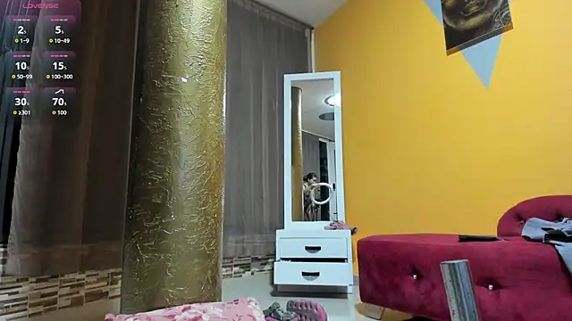 valeria hurtado online show from 10-07-25, 02:12