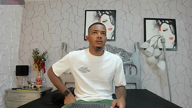 Snapshot of jackmacson chatting on 01-09-25, 12:09 jackmacson online show from 01-09-25, 12:09