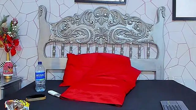 Snapshot of jackmacson chatting on 12-05-24, 10:28 jackmacson online show from 12-05-24, 10:28