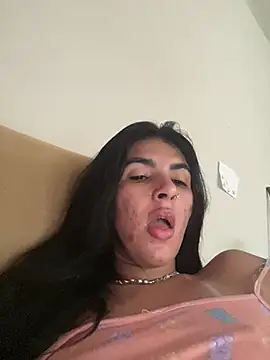 Snapshot of Luz_22 chatting on 01-09-25, 10:20 Luz 22 online show from 01-09-25, 10:20