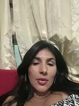 Snapshot of Luz_22 chatting on 01-10-25, 12:49 Luz 22 online show from 01-10-25, 12:49