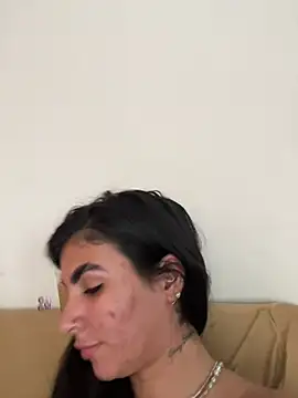 Snapshot of Luz_22 chatting on 12-25-24, 12:26 Luz 22 online show from 12-25-24, 12:26