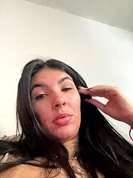 Snapshot of Luz_22 chatting on 12-06-24, 11:27 Luz 22 online show from 12-06-24, 11:27