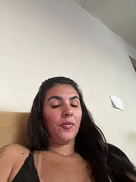 Snapshot of Luz_22 chatting on 01-04-25, 01:21 Luz 22 online show from 01-04-25, 01:21