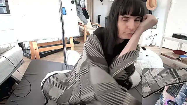 Snapshot of CeriseLapine chatting on 02-04-26, 11:05 CeriseLapine online show from 02-04-26, 11:05