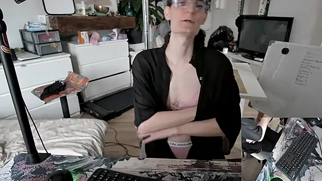 Snapshot of CeriseLapine chatting on 01-17-26, 09:57 CeriseLapine online show from 01-17-26, 09:57