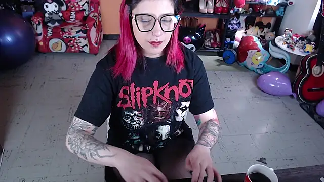 MissMiia2 online show from 10-06-25, 02:18