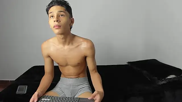 Snapshot of evanscollins chatting on 12-21-24, 11:13 evanscollins online show from 12-21-24, 11:13