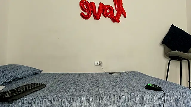 Snapshot of evanscollins chatting on 10-04-25, 06:04 evanscollins online show from 10-04-25, 06:04