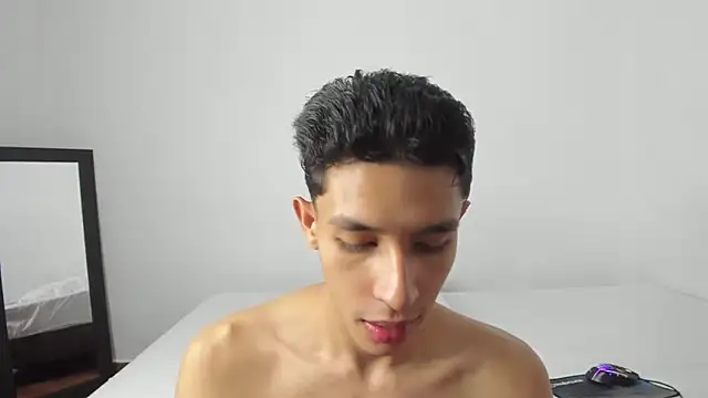 Snapshot of evanscollins chatting on 01-30-25, 11:45 evanscollins online show from 01-30-25, 11:45