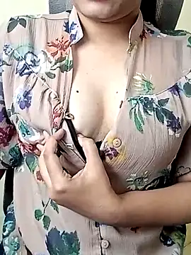 Indianhyna online show from 10-13-25, 06:59