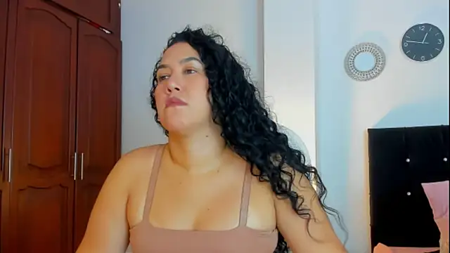Snapshot of kathyajhonss chatting on 10-24-25, 10:09 kathyajhonss online show from 10-24-25, 10:09