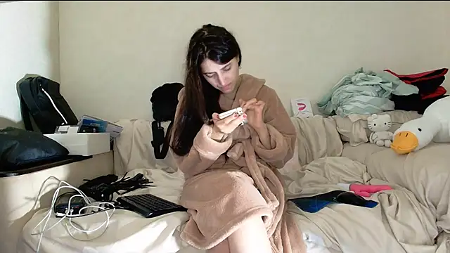 Snapshot of Iren chatting on 02-13-26, 01:05 Iren online show from 02-13-26, 01:05