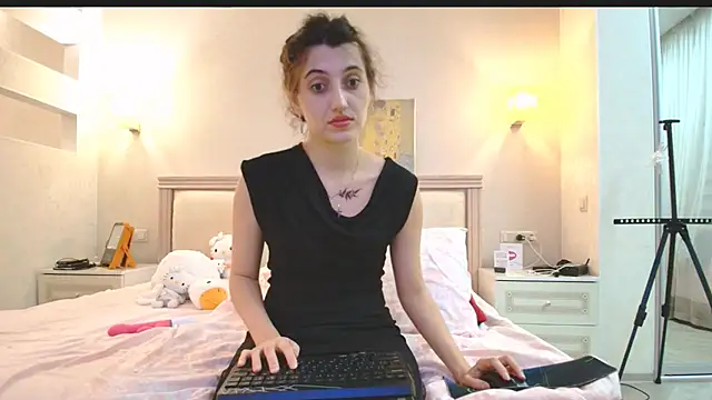 Iren online show from 12-18-25, 10:57