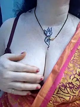 Snapshot of Raja_Ranii chatting on 02-06-26, 05:14 Raja Ranii online show from 02-06-26, 05:14