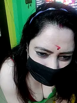 Snapshot of Raja_Ranii chatting on 03-07-25, 02:12 Raja Ranii online show from 03-07-25, 02:12