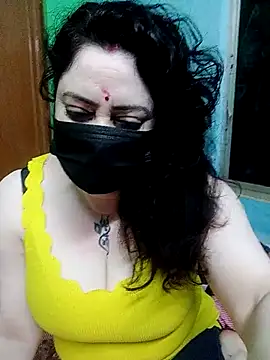 Snapshot of Raja_Ranii chatting on 02-16-25, 10:44 Raja Ranii online show from 02-16-25, 10:44