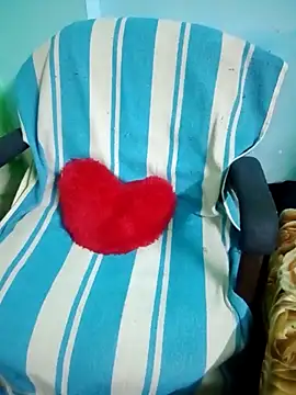 Snapshot of Raja_Ranii chatting on 03-18-25, 01:34 Raja Ranii online show from 03-18-25, 01:34