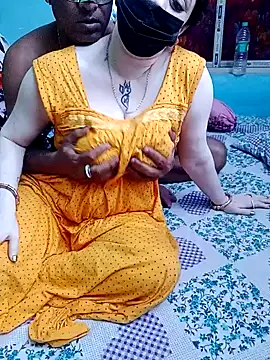 Snapshot of Raja_Ranii chatting on 02-04-25, 01:34 Raja Ranii online show from 02-04-25, 01:34