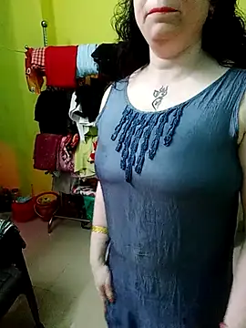 Snapshot of Raja_Ranii chatting on 03-09-25, 05:22 Raja Ranii online show from 03-09-25, 05:22