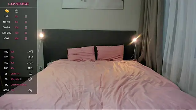 Snapshot of jesssicamooon chatting on 10-08-25, 04:03 jesssicamooon online show from 10-08-25, 04:03