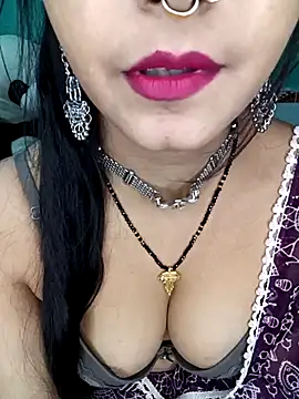 Diamond queeen online show from 02-15-25, 11:36
