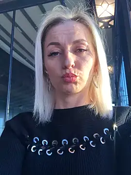 Snapshot of Diamond_Bunny_ chatting on 02-08-25, 02:38 Diamond Bunny online show from 02-08-25, 02:38